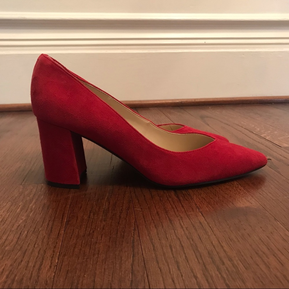 Marc Fisher red pumps